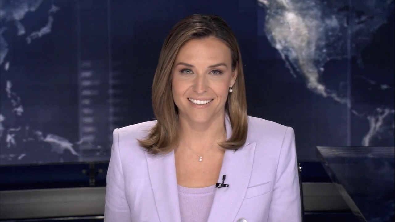 NextImg:UH OH: ABC’s Mary Bruce Has Some Explaining to Do as Fox Finds Name on Biden Notecard