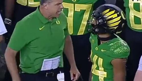 Oregon coach chews out player