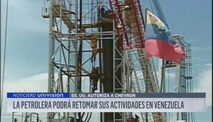 Univisión y Telemundo apenas cubren acuerdo de Biden por petróleo venezolano