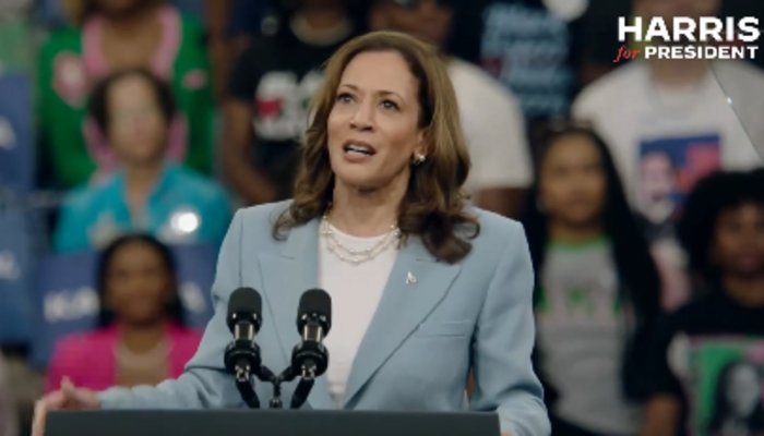 Column: Kamala Harris Cultivates Media Allies in Off-the-Record Schmoozefests