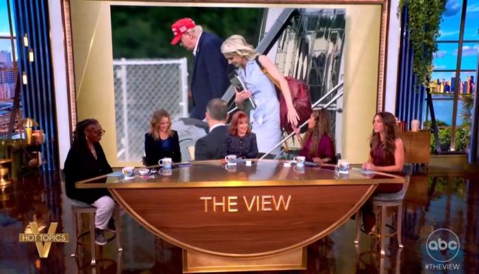 Abcs Bona Fide News Program Plays Footsie Trump Affair
