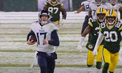 Ryan Tannehill runs for TD in 2020